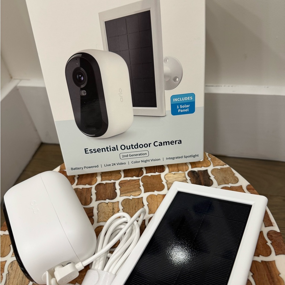 New indoor & outdoor wireless camera in box